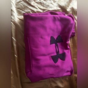 Under armour sweatshirt